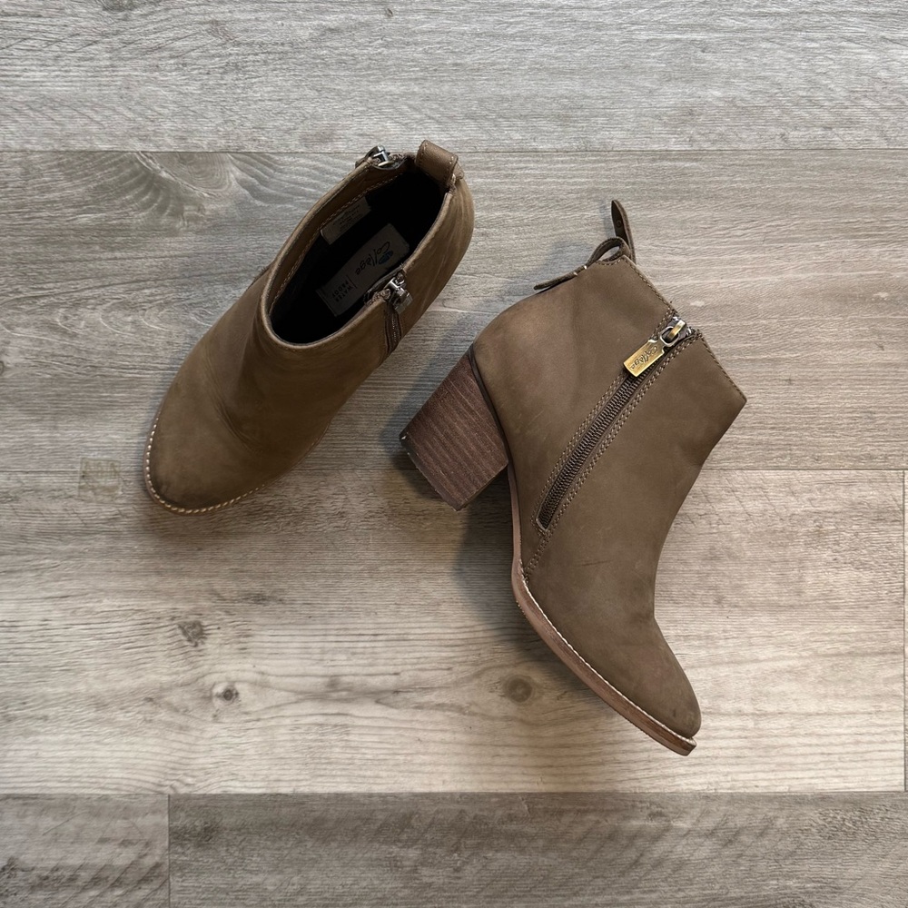 Aqua College waterproof boots